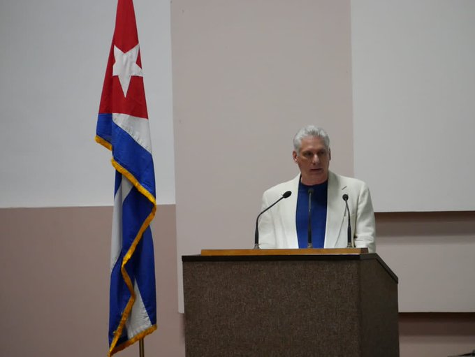 torres_iribar's tweet photo. #Cuba #CubaPorLaPaz «Lo que realmente nosotros vamos a festejar como un primer aniversario el 11 de julio, es que el pueblo cubano y la Revolución cubana desmontaron un golpe de estado vandálico». expresó el Primer Secretario del @PartidoPCC en el Consejo Nacional de la #UNEAC https://t.co/vUYTJmRAad