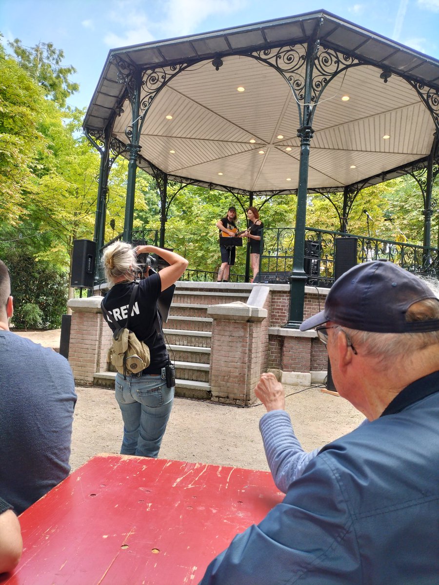 Weer prima sfeer bij #Zaanfolk festival.