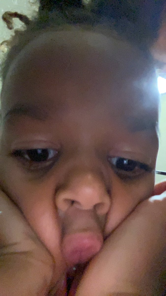 shamekaburdick's tweet photo. Facetime with my baby boy #walkerlee is never short of goofiness πππ https://t.co/yy3BnTvEsP