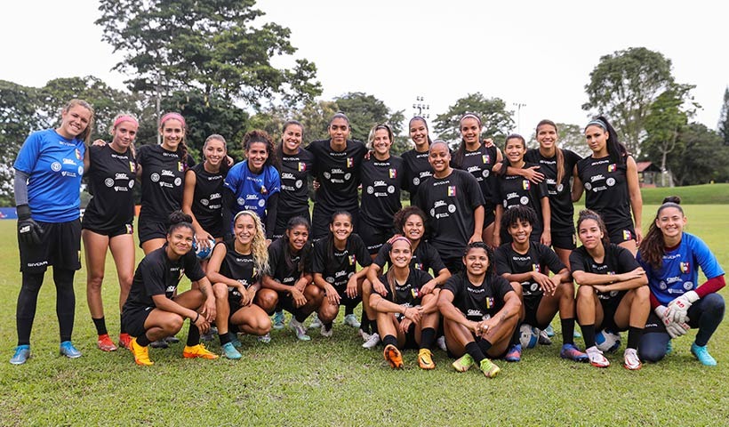 FemeninoFVF's tweet photo. La #Vinotintofemenina🇻🇪 buscará debutar con una victoria ante Uruguay

📝https://t.co/SwWNt1P52h https://t.co/N9jccIgY0w
