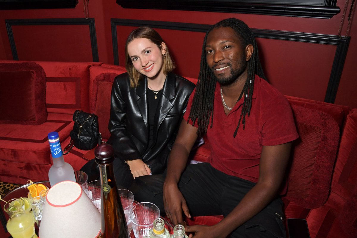 MABRMidias's tweet photo. Maude Apatow e Zane Saz ontem, dia 8 de julho no evento 'Warner Music Wireless Party' em Londres, Inglaterra. 🖤

© David M. Benett / Dave Benett / Getty Images for Warner Music. https://t.co/zD7xDV0YaF