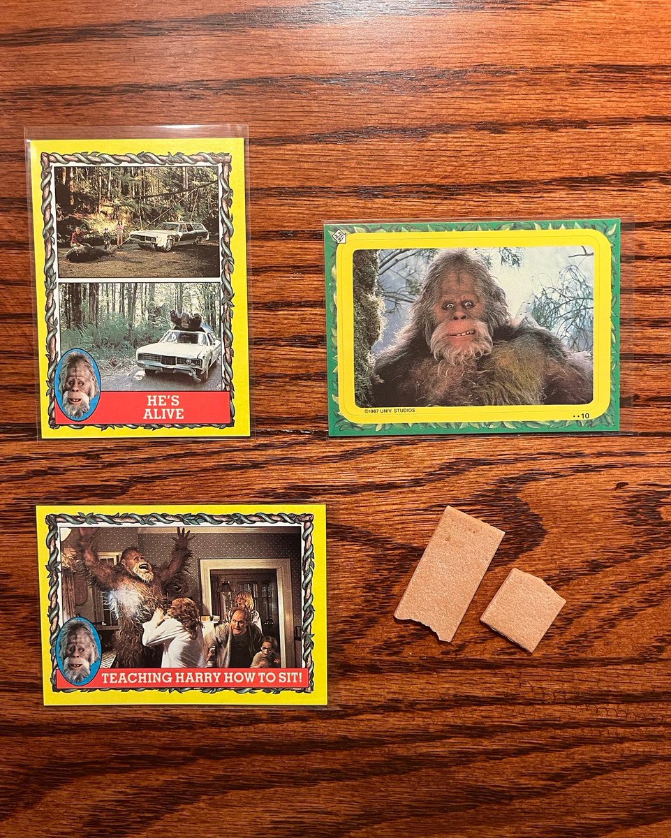 TheCardsport's tweet photo. Gum and awe
1987 Topps Harry and the Hendersons Trading Cards
#sportscards #tradingcards #cardsruleeverythingaroundme #whodoyoucollect #thehobby #moviecards #ripcity #ripandrun #weekendrip #gimmethelootgimmetheloot #harryandthehendersons #sasquatch #bigfoot https://t.co/Vt08fNOLYR