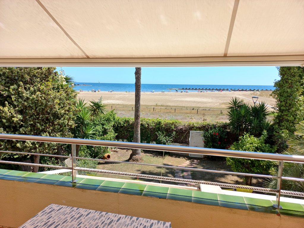 FirstMostWanted's tweet photo. Pues estás vistas ni tan mal.... #cunitbeach #beachbody https://t.co/6y1BhgxNhB