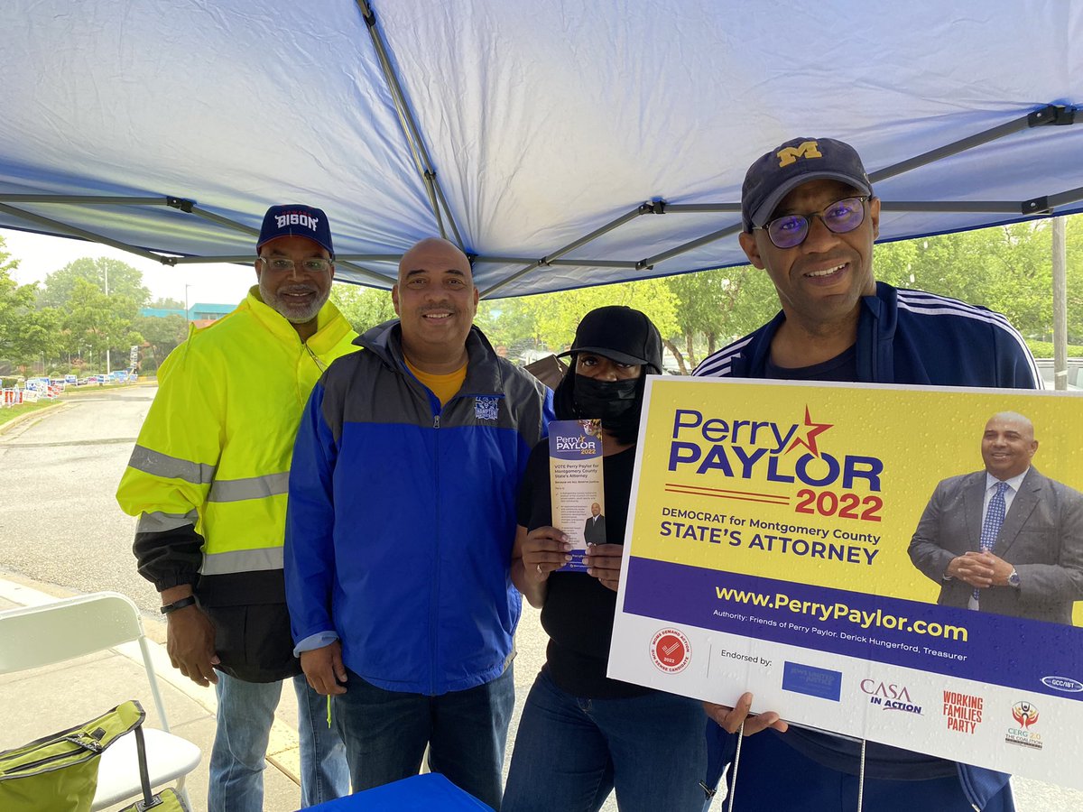 PerryPaylor's tweet photo. #TeamPaylor delivers rain or shine! We appreciate our hard-working volunteers! https://t.co/6IA7eWe8D5