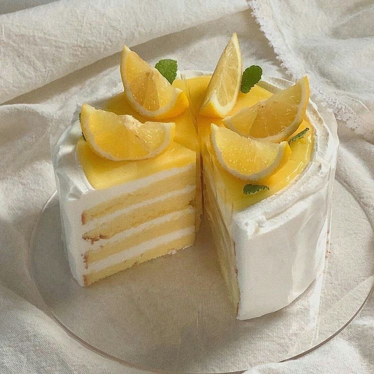 malusokay's tweet photo. lemon desserts are my summertime favorite 💭🍋🧁 https://t.co/6Q8BA2u2tL