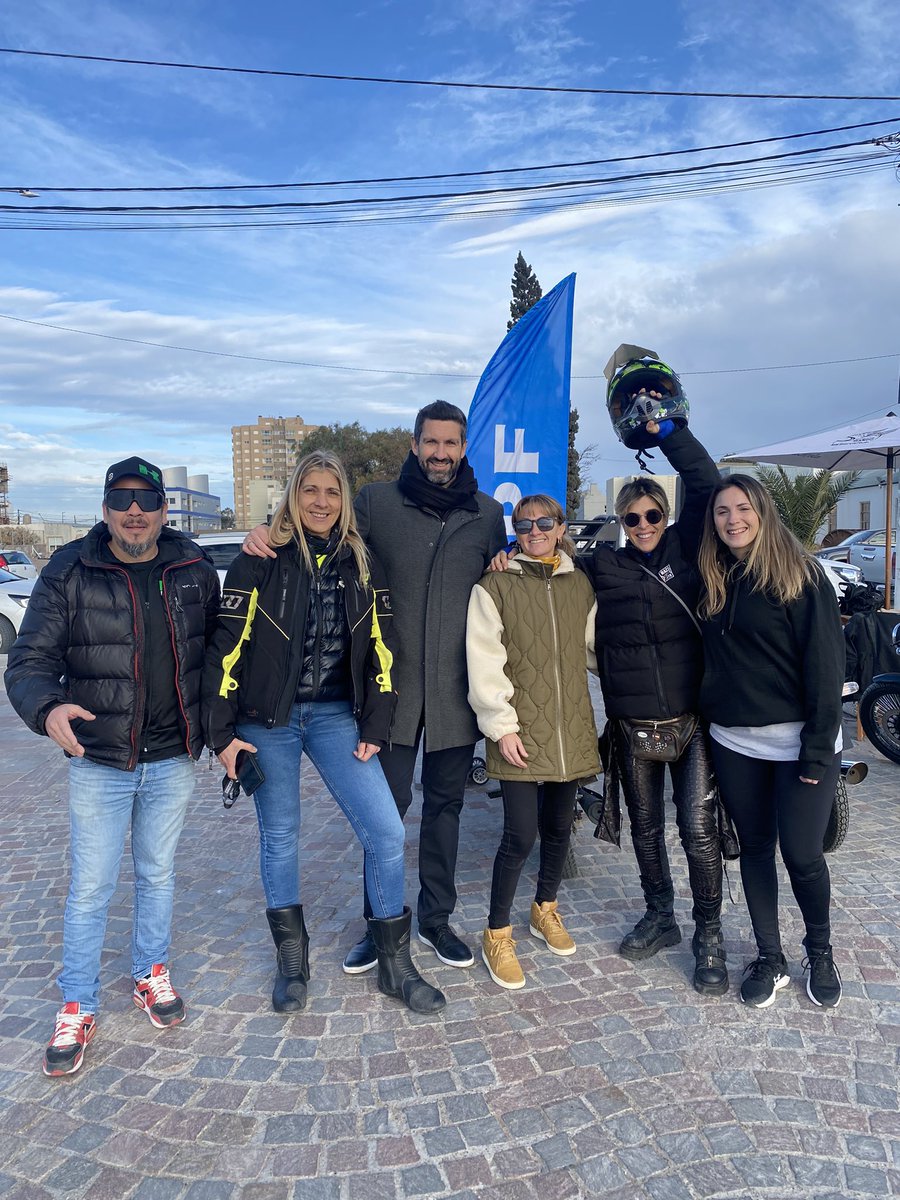 Hoy empieza en #puertomadryn la clínica de manejo de <a href="/mujeresalmandoa/">Mujeres al Mando</a> junto a <a href="/Aerolineas_AR/">Aerolíneas Argentinas</a> <a href="/YPFoficial/">ypfoficial</a> <a href="/YPFServiclub/">YPF ServiClub</a> <a href="/EntePatagonia/">Ente Patagonia</a> @ChubutPatagonia