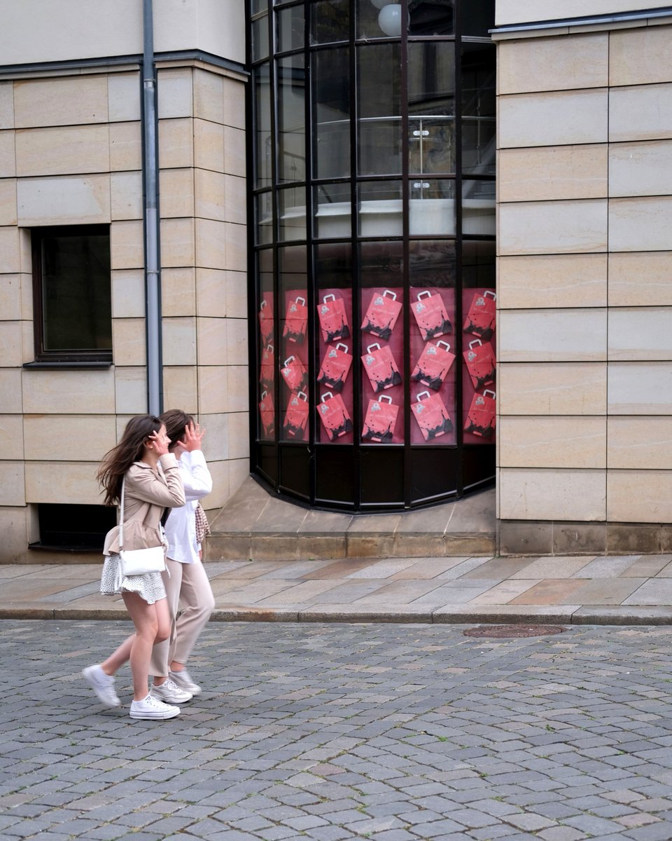 StreetphotoW's tweet photo. On shopping tour - Dresden, Germany 2022
#streetshooter #streetphotography #burnmyeye #photoobserve #observecollective #ourstreets #Streetshot #StreetPhotographer #street #urban #urbanphotography #streetlife #photographer #citylife #lensculture https://t.co/uT5aTbzOyb