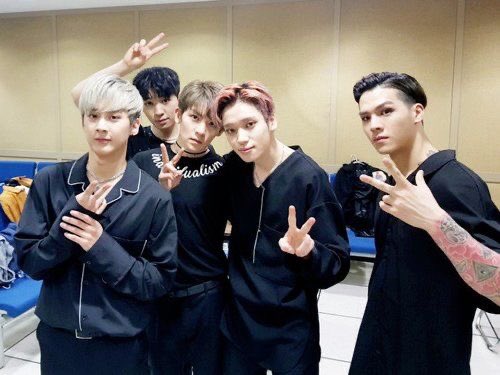 kaylee202006's tweet photo. #틴탑_함께맞는_열두번째여름
햇살처럼환한웃음은
#Happy12thDearTEENTOP
Dream꿈은아니겠죠
@TEENTOP https://t.co/mdxlFn7rF9