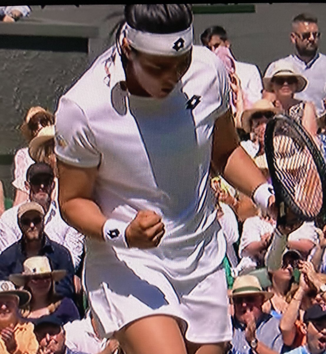 Go Ons! <a href="/Ons_Jabeur/">Ons Jabeur</a> #Wimbledon2022 #womensfinal #CentreCourt100 #makinghistory