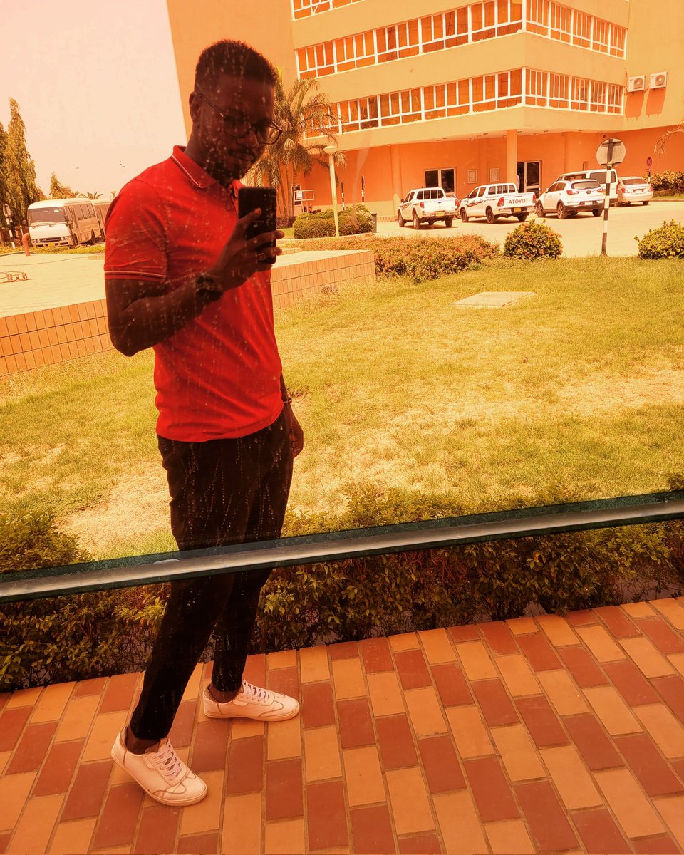 abdallahfthi's tweet image. البس احمر عشان تظهر