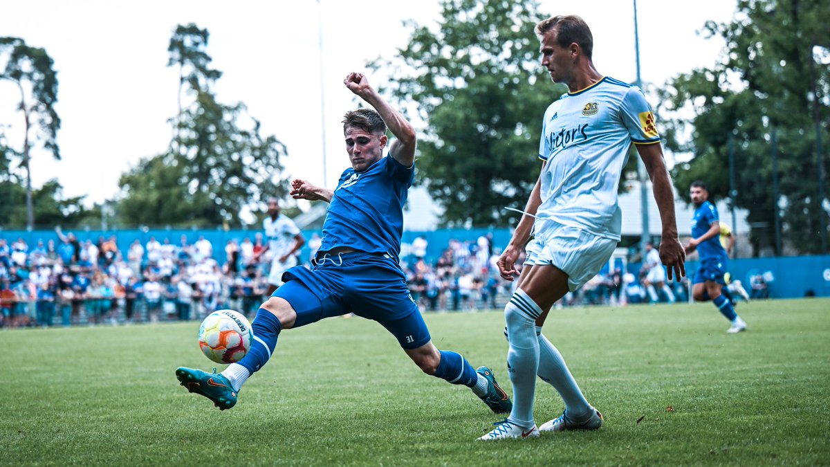 KarlsruherSC's tweet photo. 100.|2:3| Die "jungen Wilden" (u.a. vier Spieler der KSC GRENKE aKAdemie) sind jetzt auf dem Platz und geben keinen Ball verloren! Noch 35 Minuten sind hier zu gehen.
Livestream unter ➡️ https://t.co/wLMhKx7RPH
#KSCmeineHeimat #KSCFCS https://t.co/E404dCBqrj