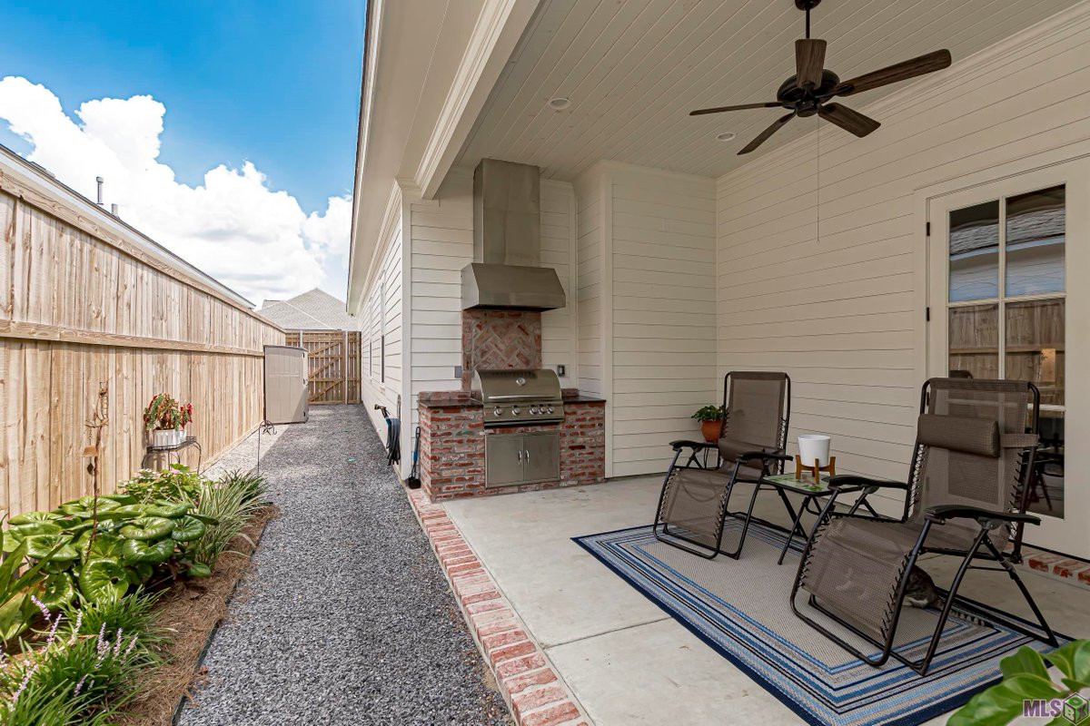 EVTashaClark's tweet photo. #PropertyOfTheDay - 3113 Veranda Green Ave
🛏️ 3 Beds | 🛁 3 Baths | 🏡 2,053 sq. ft.

Full listing: https://t.co/W0gEHKXGjM
Call or DM: 225-241-3181 https://t.co/Kba7j5ofEE