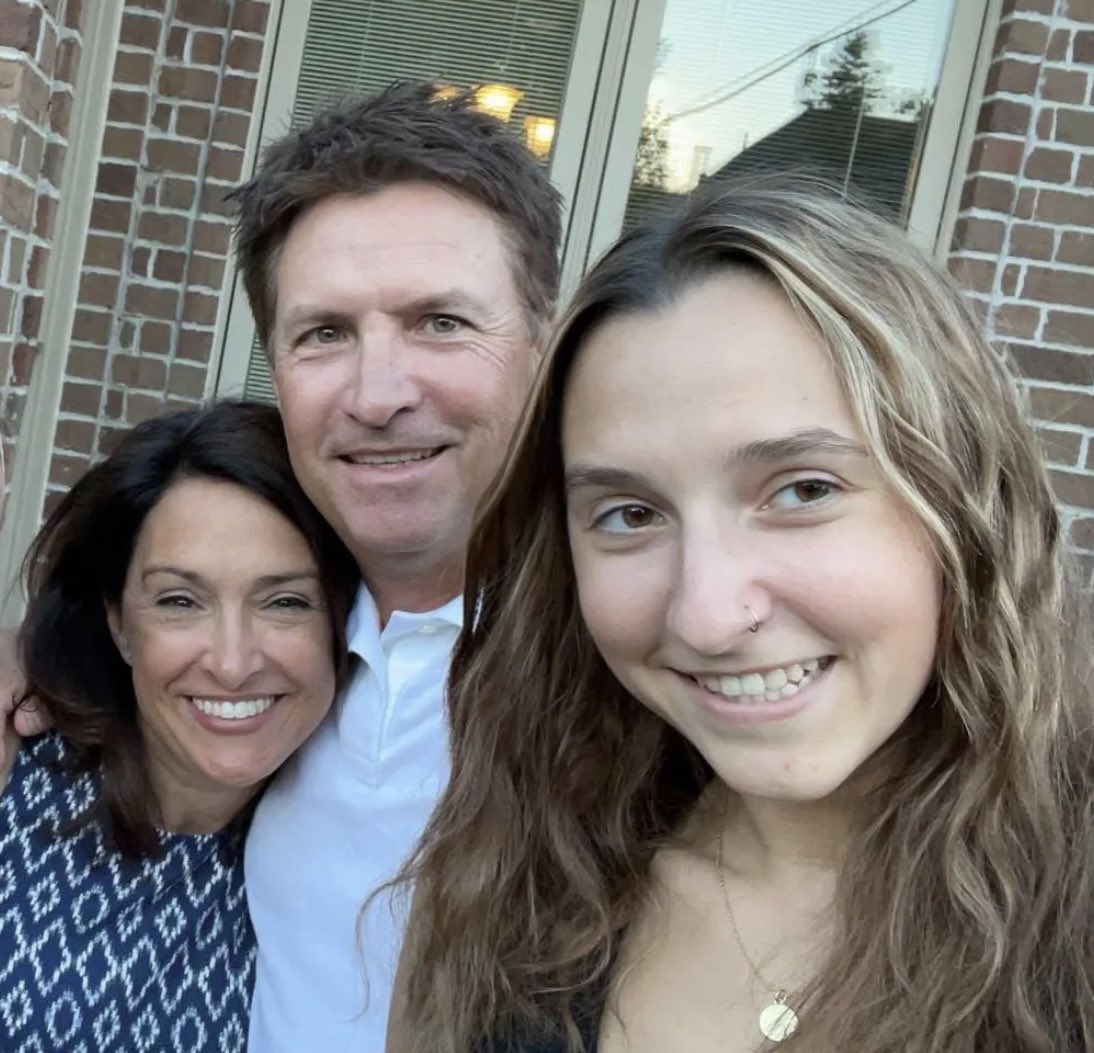 billtolstyka's tweet photo. Happy Birthday to my beautiful, sweet and thoughtful daughter Avery! I hope you have a great day. I love you!! ❤️ @Avery_Tolstyka1 https://t.co/HRSKDYBi51