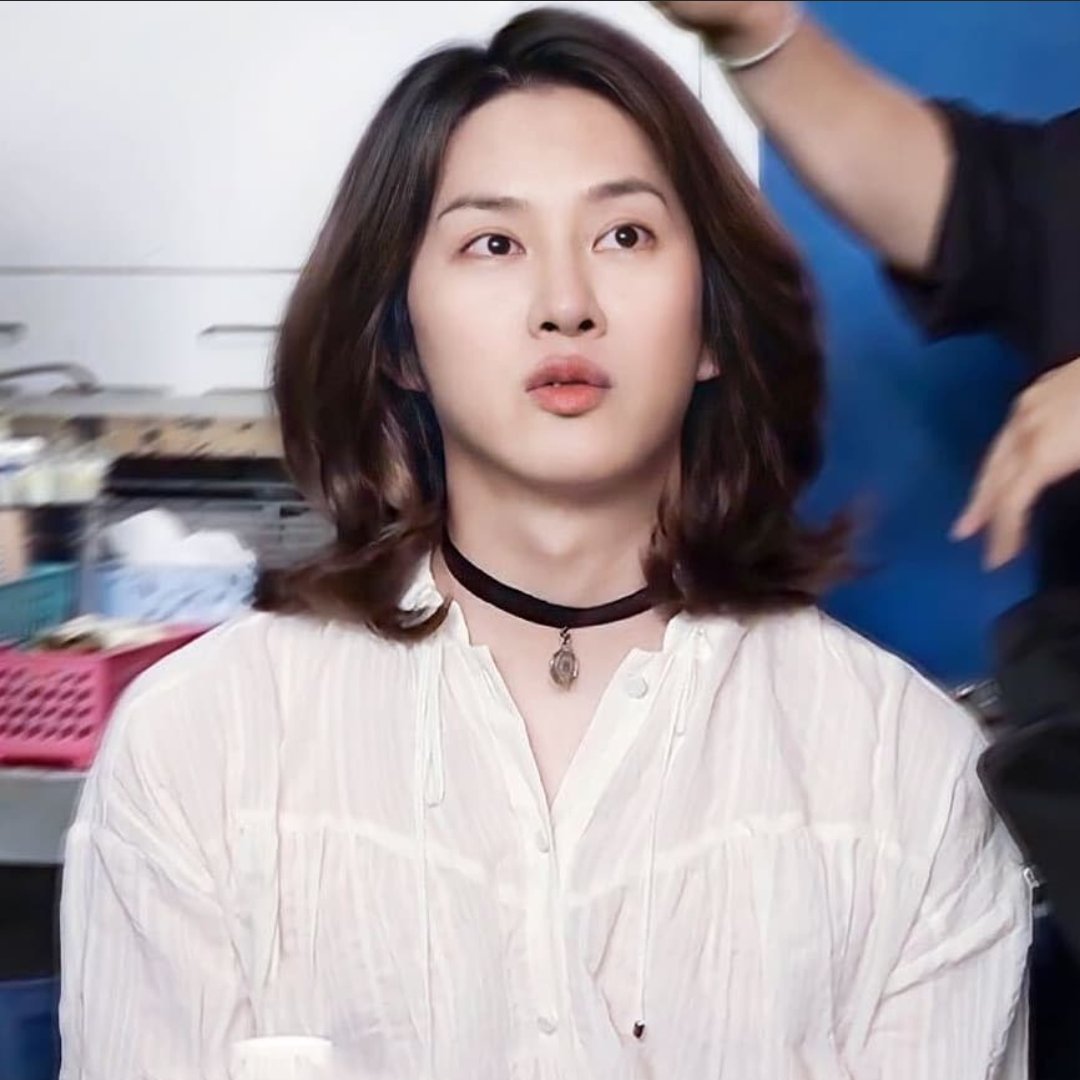 FLOnaad's tweet photo. HAPPY BIRTHDAY HEECHUL 🍒🍒

#우주대스타_희님_두번째_스무살
#HappyHeechulDay
@SJofficial https://t.co/xAPSD8B28A