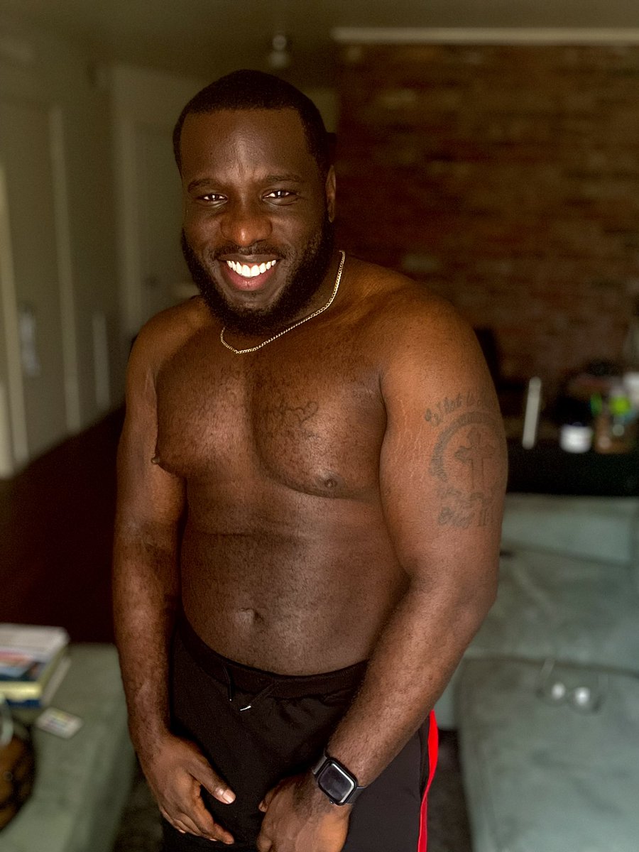 gooddude87's tweet photo. Happy Saturday.  Milk chocolate anyone??? https://t.co/FFeQXUWu59