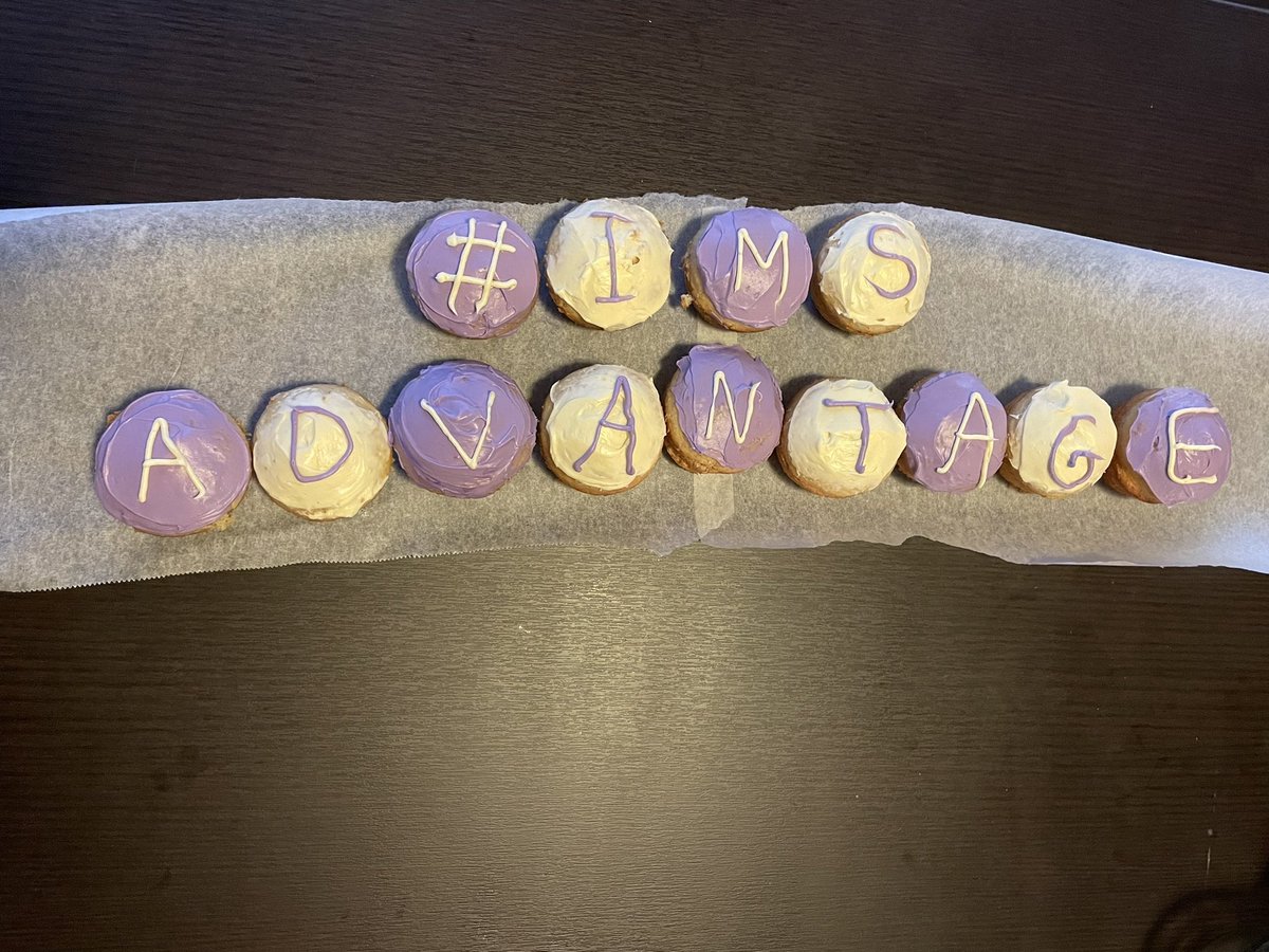 tamarwolle's tweet photo. What’s better way to spend a Friday night then with your peers decorating cupcakes? Not much!💜  #imsadvantage https://t.co/TdUKae3Deg