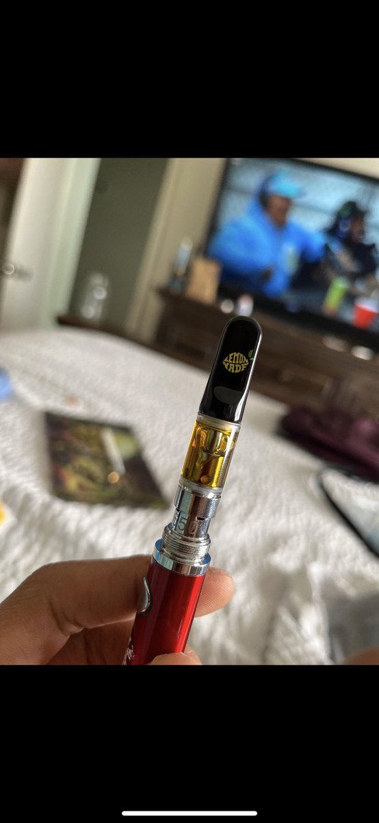 Murder_he_smoke's tweet photo. @cookiesglobal blowin extracts out these cookies vapes all weekend #Cookies710 https://t.co/dcgPXW4W4V