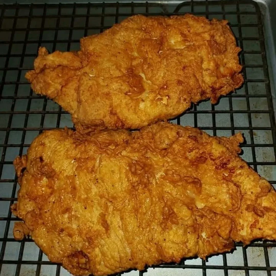 RedneckBoudreau's tweet photo. My version of a chicken samich. Seasoned with my Kick'n Garlic Pepper or if want extra spicy use my Joppi'n Jalapeño Powder. Recipe is on my website https://t.co/l4fPoNQIZV https://t.co/77QuhyIL2G