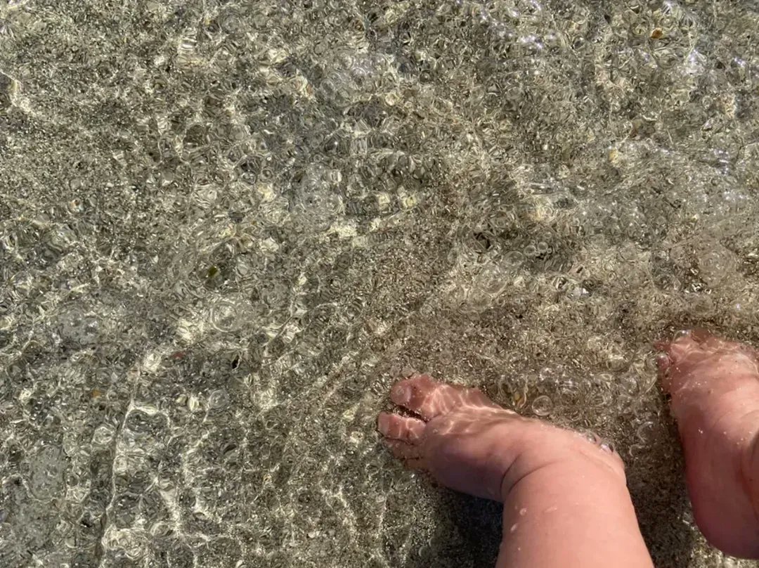 SunnyHolidays4u's tweet photo. Little feet in clear water!

This is the best feeling in the world! (for all sizes of feet!)!

📍 Paphos

📸 @Cyprus4Holidays

#Cyprus4Holidays #Cyprus https://t.co/FtVq8MwqJT