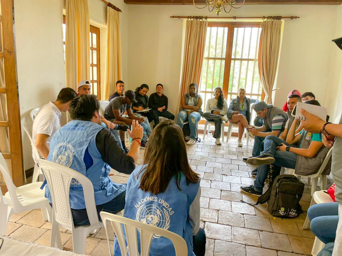 MisionONUCol's tweet photo. En Popayán, #Cauca, acompañamos diálogo del Consejo Municipal de Juventud con organizaciones culturales y sociales sobre la implementación del #AcuerdoDePaz y las iniciativas para impulsar la reincorporación en el territorio. Con apoyo de @AlcaldiaPopayan y @MisionONUCol. 🇨🇴🇺🇳 https://t.co/6fWinehg2C
