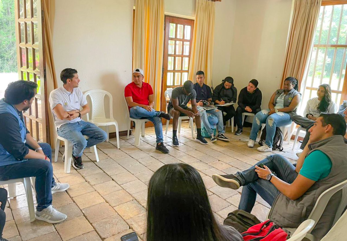 MisionONUCol's tweet photo. En Popayán, #Cauca, acompañamos diálogo del Consejo Municipal de Juventud con organizaciones culturales y sociales sobre la implementación del #AcuerdoDePaz y las iniciativas para impulsar la reincorporación en el territorio. Con apoyo de @AlcaldiaPopayan y @MisionONUCol. 🇨🇴🇺🇳 https://t.co/6fWinehg2C
