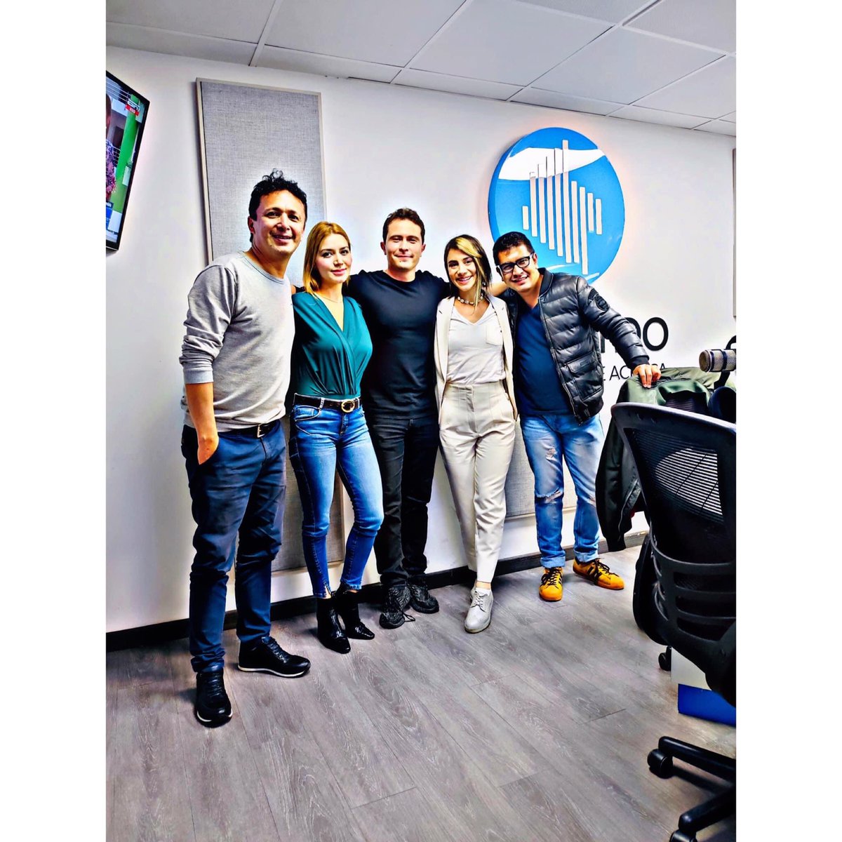 En <a href="/CVColmundo/">CV Colmundo Radio</a> de <a href="/ColmundoRadio/">Colmundo Radio</a> siempre nos visitan invitados maravillosos: <a href="/NatyBordaArtist/">Naty Borda</a> #CampoEliasCacao ¡Recuerda! La cita es de lunes a viernes de 3:00 - 5:00 p.m. (Colombia 🇨🇴) en: bit.ly/3nIAAIE o en los 1040 AM Bogotá. [ <a href="/Humbetoto7/">humberto ToTo Torres</a> ] #OnAir #CuentaVerificada