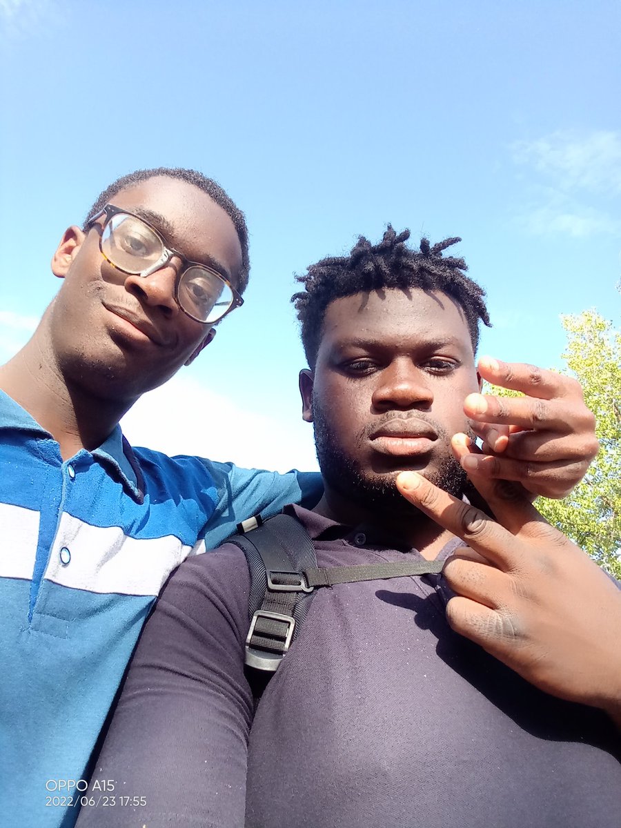 ximquingeek2003's tweet photo. Y'Avait été au Walibi le 23 juin passé avec les élèves, profs Soleil qui nous touche que faisait chaud https://t.co/kapAonDswI