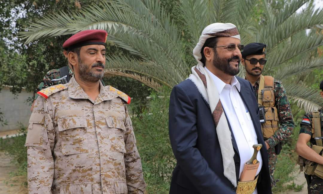 Marib_11's tweet photo. #مأرب
عضو مجلس القيادة الرئاسي اللواء سلطان بن علي العرادة يستقبل القيادات العسكرية و الأمنية بمحافظة مأرب https://t.co/sF4PePP0ox
