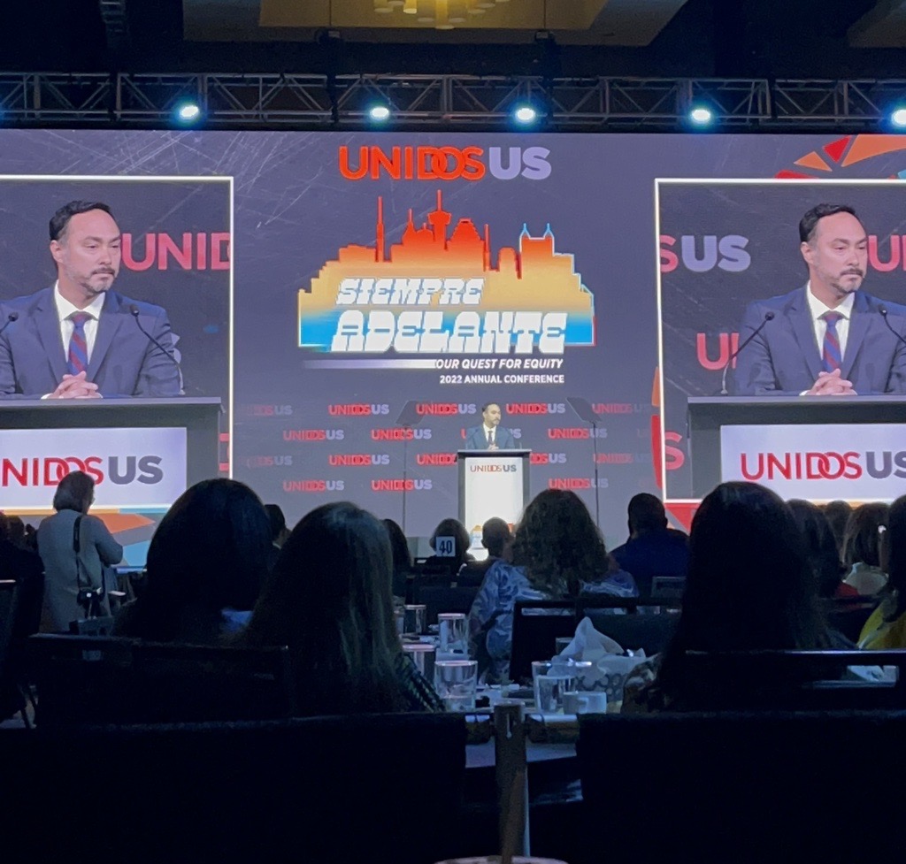 WeAreUnidosUS's tweet photo. "We have a choice. We can either surrender to cynicism... or we can get together and we can organize, and we can fight harder, and we can vote, and we can educate, and we can win together." - @JoaquinCastrotx at #UnidosUS22 https://t.co/49Fr7gjFZR