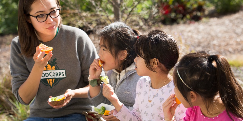 FoodCorps's tweet photo. We still need 1,000 signatures for our #TimeForFoodEd petition!
Tell everyone in your community to sign the petition to get food education in front of @POTUS. #EndHungerNow #WHConference
📝 https://t.co/08EckKXysI https://t.co/EYpt16a0nu