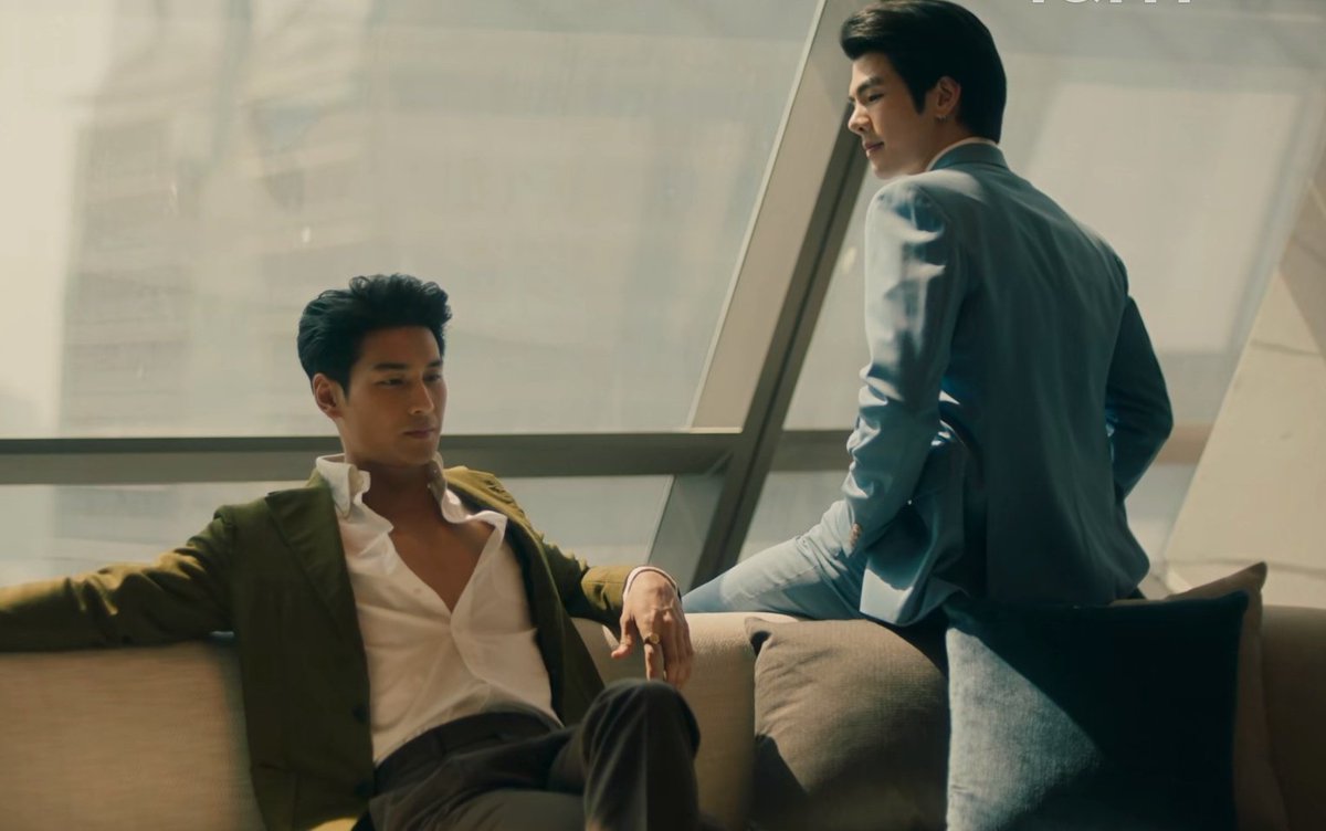 chattiddies's tweet photo. POWER COUPLE, MAIN CHARACTERS, MAIN SLAYERS, HARD CARRIER, AND HEAD OF THE MAJOR AND MINOR FAMILY. KINN AND PORSCHE!!! 😩

#KinnPorscheFinalEp
#KinnPorscheEP14 https://t.co/7FkjiRq2Er