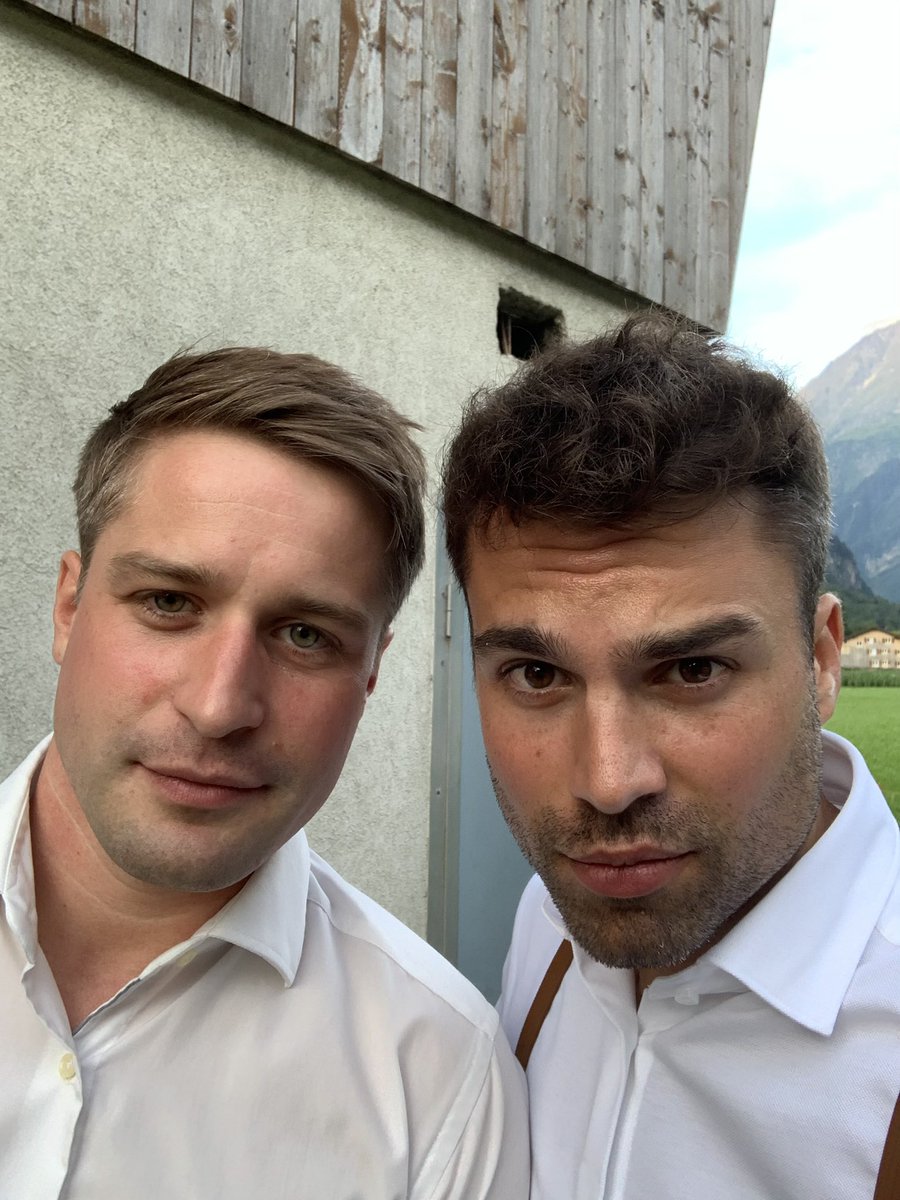 In Erstfeld mit Dan Tangnes. Wechselgerüchte <a href="/official_EVZ/">EVZ</a>? <a href="/buerglermeister/">Adrian Bürgler</a> <a href="/j_weisstanner/">Jan Weisstanner</a> <a href="/_larsnay/">Lars Nay</a>