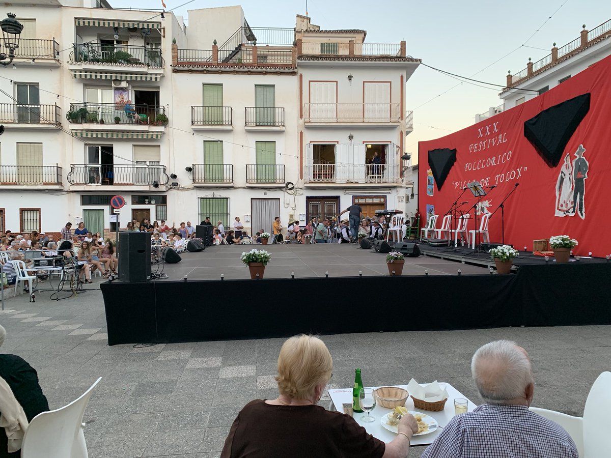malmounia's tweet photo. 5mins & Iโm on - couple of voice exercises and a swig of Alhambra . Atmosphere building nicely. Start the set with โI fought the lawโ - not sure how the Tollox locals will respond . Could be majestic could be tumbleweed โฆ. #AndaluciaTour #ClashTribute https://t.co/FZdEwjN6QK