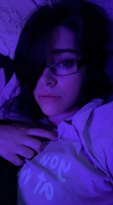 Me staying in bed with the cats because I know when I get up I have to do my 45 min workout and I dun<a href="/tag/soon"class="tags"><span>#soon</span></a>