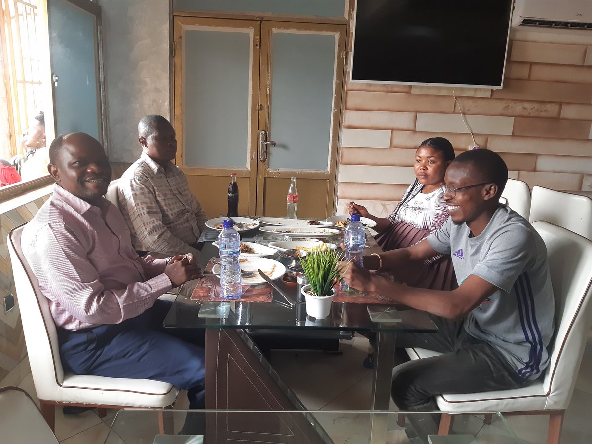 BatundiV's tweet photo. En plein partage d'un #dîner de mise en place des #stratégies de #mobilisation de fonds par le #consortium @FDAPID et @enable_DR à Kinshasa. https://t.co/Ftt7z8hs22
