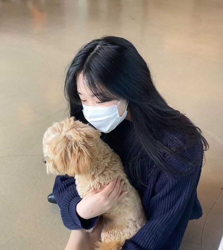 eyeos_official's tweet photo. 휴식시간을 갖고 🤗
lopy는 나를 사랑하고 .. 나도 Lopy를 사랑합니다. 😊🥰우리의 새로운 캠프를 기다려 주십시오. 💓💞우리를 사랑하고 지원하십시오 🤗🥰
#EYEOS #조채린 #JO_CHAE_RIN https://t.co/bZEi5lfzeI