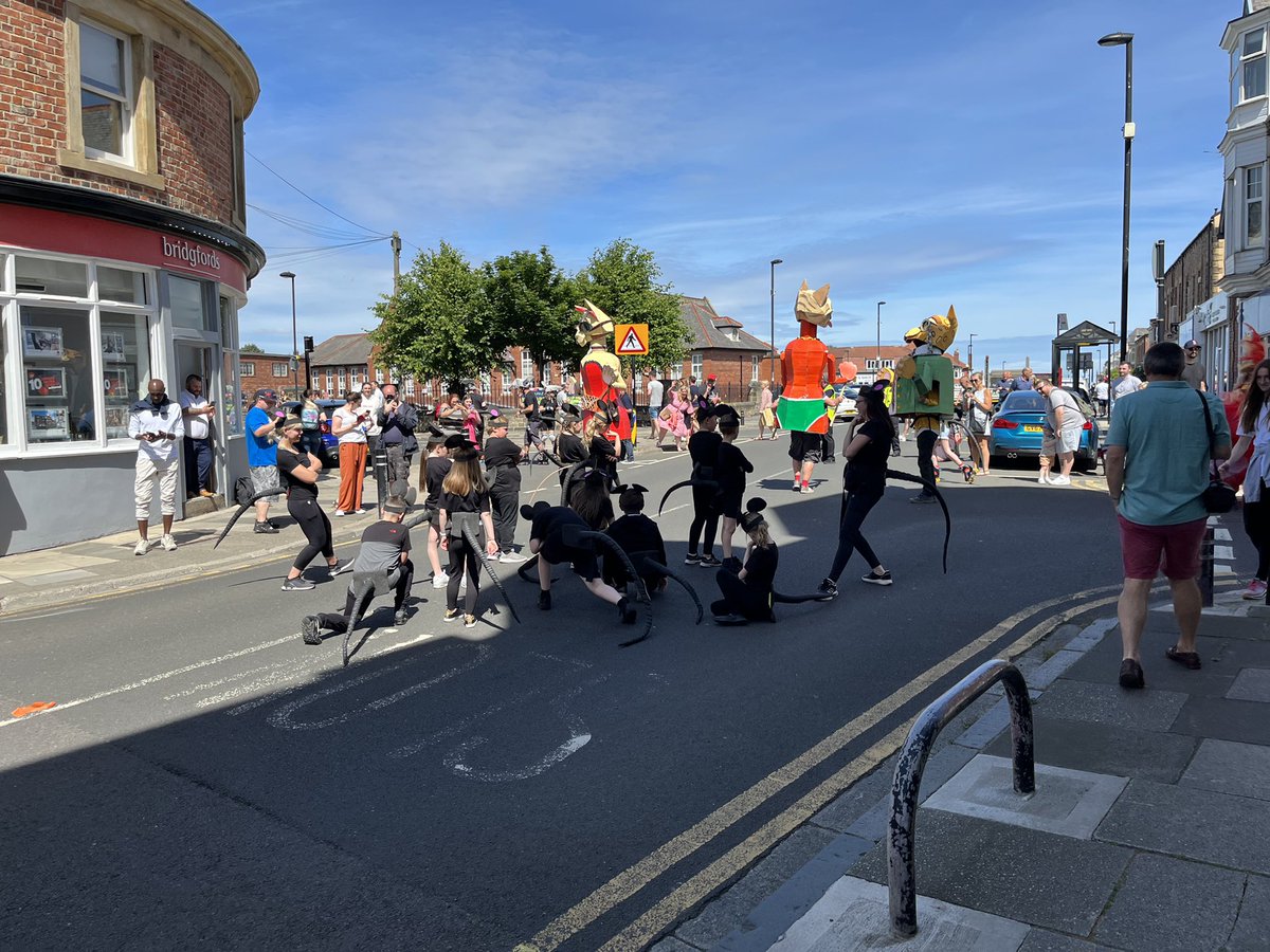 Miss_L_Banks's tweet photo. Absolutely amazing day at The Mouth of The Tyne festival with some of our Year 4s. They danced their ‘rat’ tails off! Such an amazing experience ☀️🐀@MrsShearer2 @BattleHillPS https://t.co/zouFXd7PsW