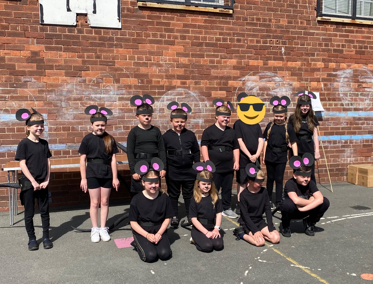 Miss_L_Banks's tweet photo. Absolutely amazing day at The Mouth of The Tyne festival with some of our Year 4s. They danced their ‘rat’ tails off! Such an amazing experience ☀️🐀@MrsShearer2 @BattleHillPS https://t.co/zouFXd7PsW