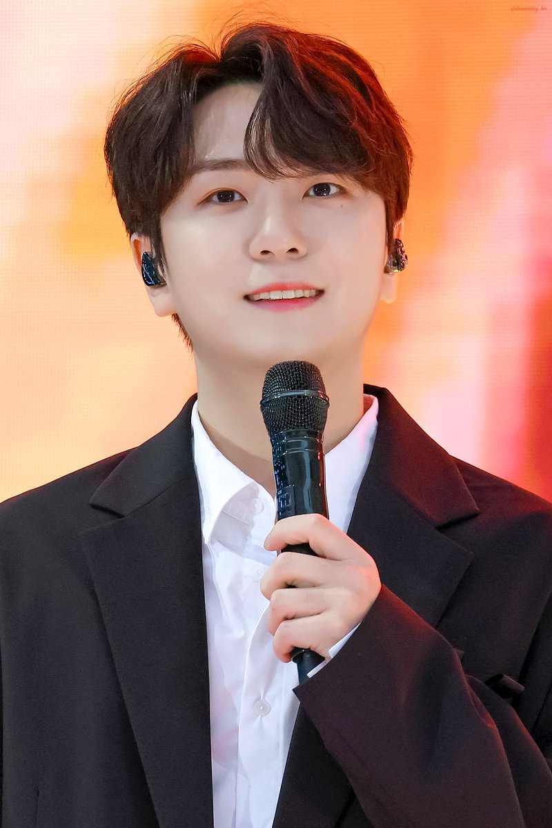 droplet_stella's tweet photo. 너무너무좋아해 우림아!
#우림이의_스물여덟번째_여름
#HAPPY_WOORIM_DAY https://t.co/QacPJw5iLv