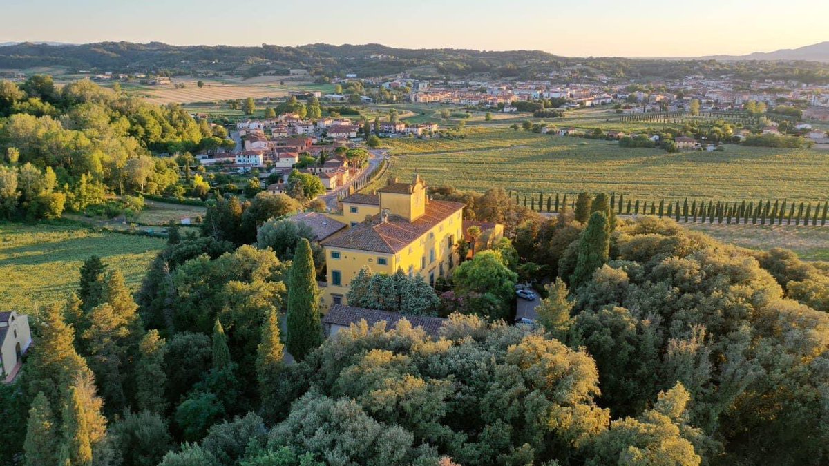 #villasonnino #tuscany #sanminiato 
La Toscana. 
Ogni collina un borgo. 
Ogni borgo una storia. 
Ogni storia un segreto da raccontare.
Fabrizio Caramagna
Photo by Alex Soldaini #wedding #matrimonio