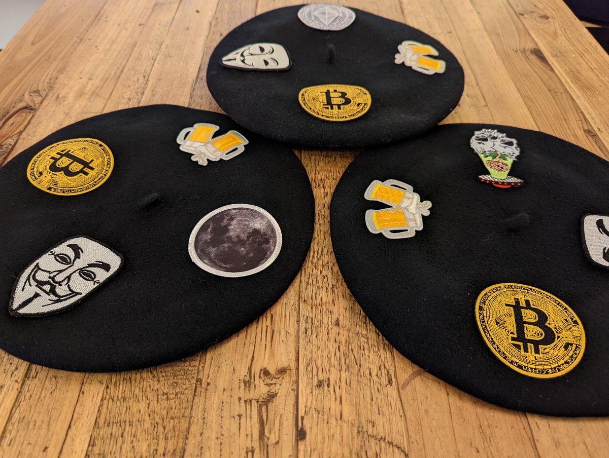 Regalazo de @Enekoas !

Proud owner de una Txapela personalizada 🧡
cc <a href="/KTxapela/">KriptoTxapela</a> <a href="/alfremancera/">ⓘ Alfre Legacy</a>