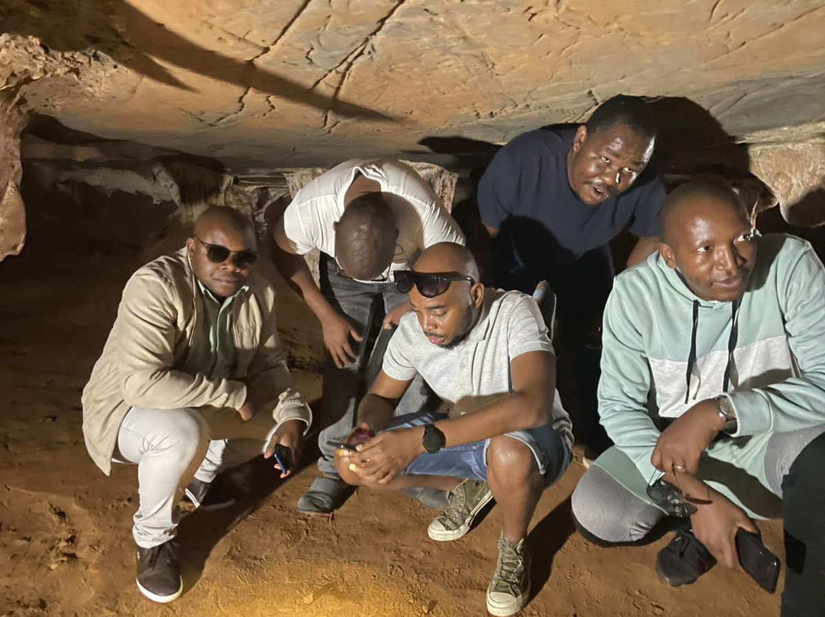 Saboshego6's tweet photo. A reyeng gape bafowethu
#bosekaboeja
#refao
#Bapedispace https://t.co/eOSSNngceQ
