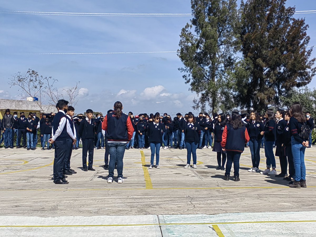 145Epoem's tweet photo. Ceremonia de clausura ciclo escolar 2020 - 2021
#Orgullosamentehalcones https://t.co/OI9BFW9AxF