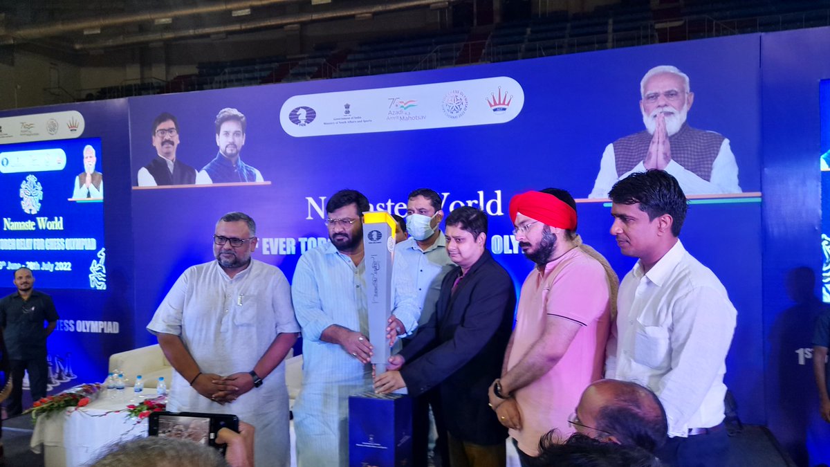 NssRURanchi's tweet photo. 1st ever #ChessOlympiadTorchRelay reaches RANCHI on 7th July. 
Sports Minister of Jharkhand receives the Torch at Khelgaon Sports Complex while Grandmaster @SRC2010 takes it forward in the presence of notable guests. 
@YASMinistry
@jhar_governor #india4chessolympiad  @_NSSIndia https://t.co/Qv7hOlla9j