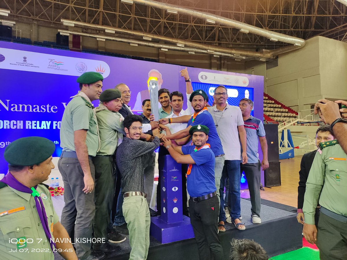 NssRURanchi's tweet photo. 1st ever #ChessOlympiadTorchRelay reaches RANCHI on 7th July. 
Sports Minister of Jharkhand receives the Torch at Khelgaon Sports Complex while Grandmaster @SRC2010 takes it forward in the presence of notable guests. 
@YASMinistry
@jhar_governor #india4chessolympiad  @_NSSIndia https://t.co/Qv7hOlla9j