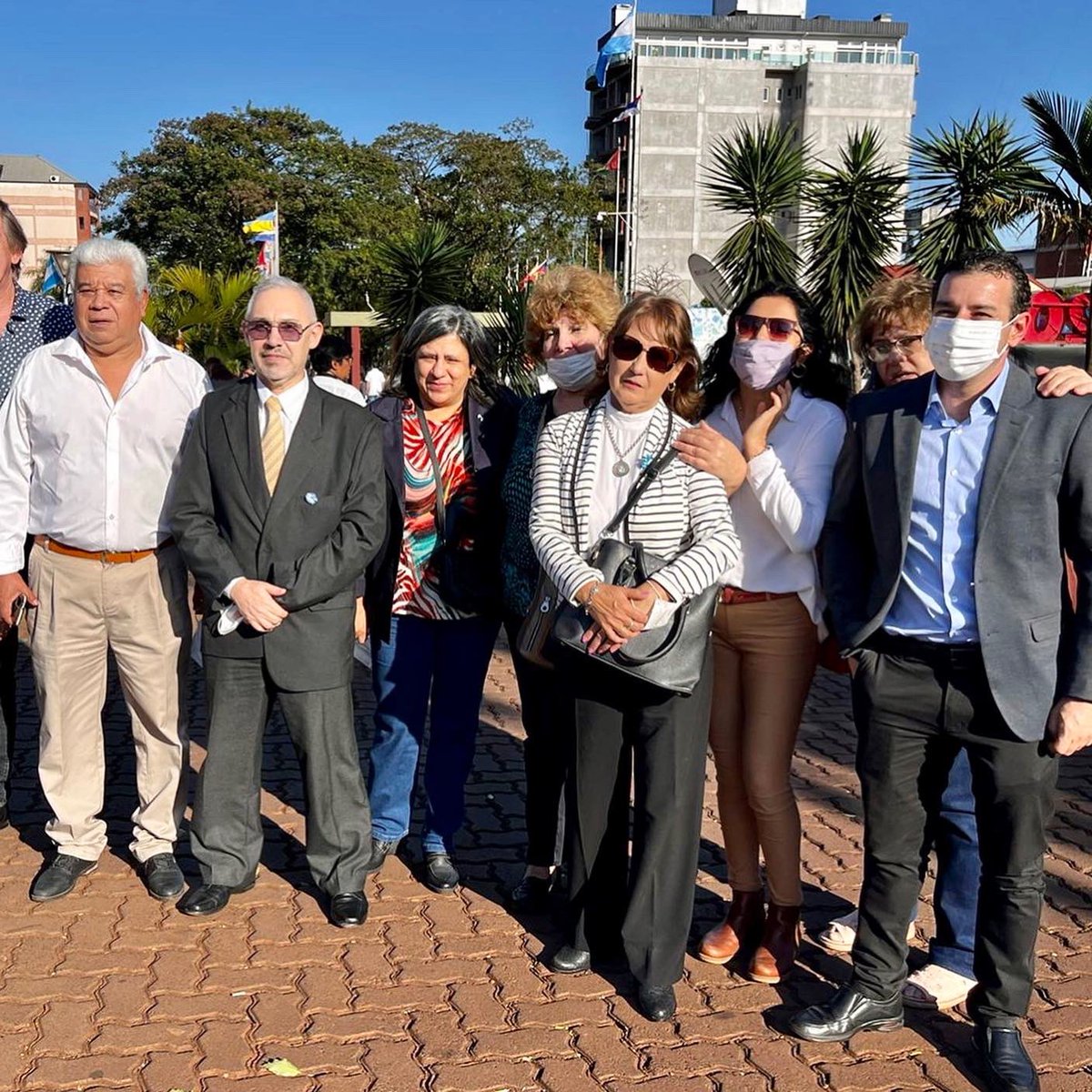 Feliz día de la independencia. Feliz cumpleaños obera.