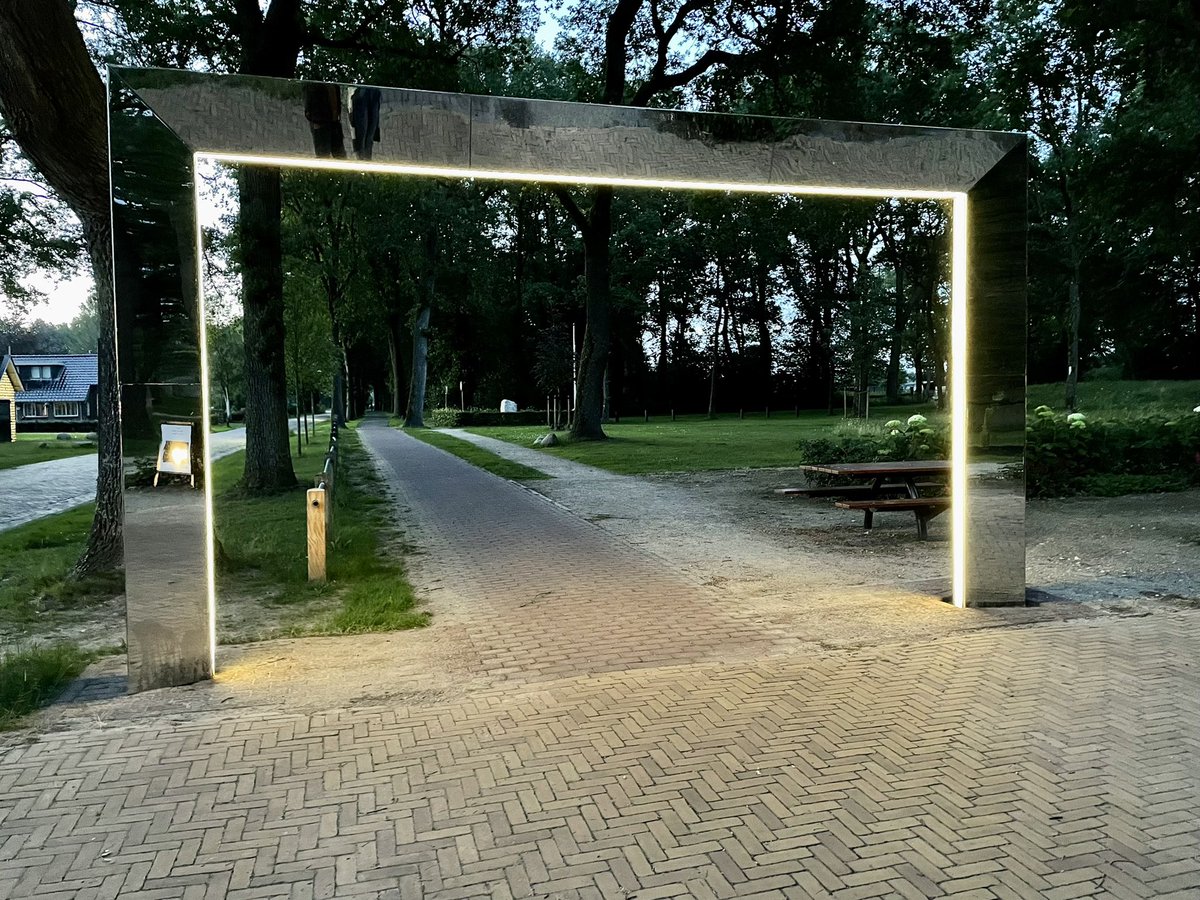 [̲̅d̲̅[̲̅i̲̅][̲̅e̲̅][̲̅v̲̅][̲̅e̲̅][̲̅r̲̅] tweet media