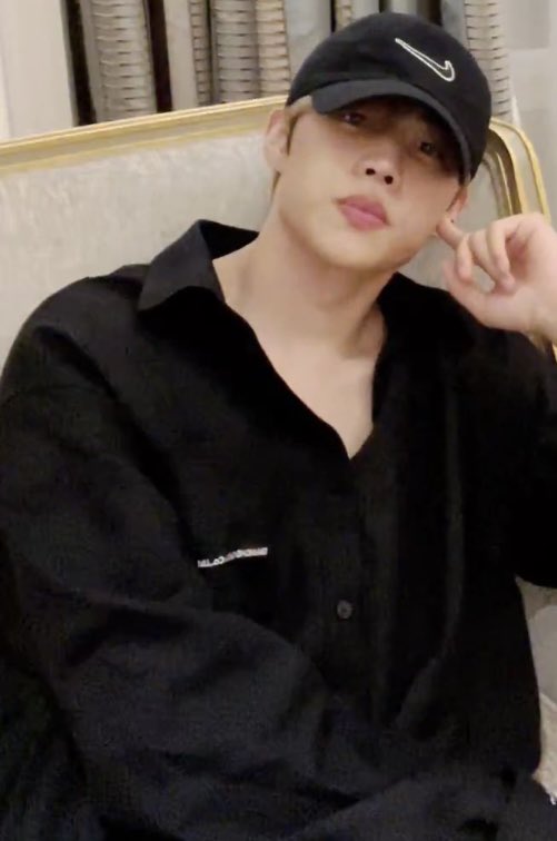 rose__041028's tweet photo. 솨누야 ㅠㅠ https://t.co/k5lrFZegNP