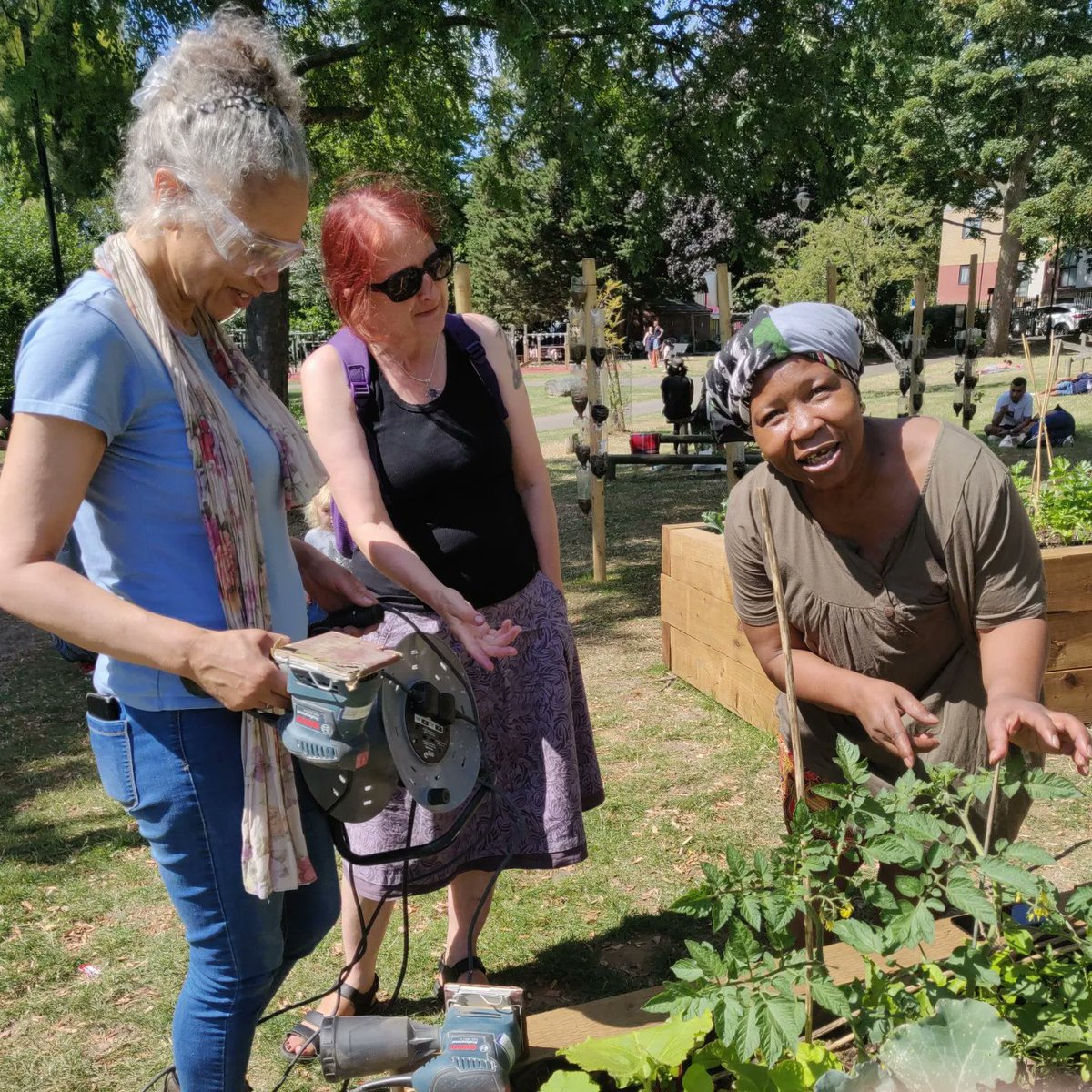 AnyoneCanGrow_'s tweet photo. Painting, gardening, gossiping happening in our Community Garden in Grange Park now until 6pm. Time for you to join in the fun. https://t.co/crXD80HA7R