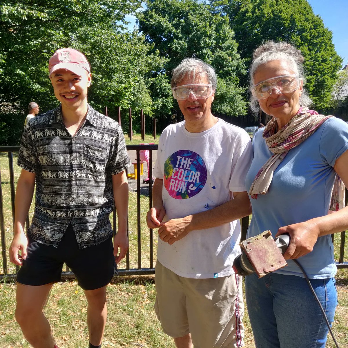 AnyoneCanGrow_'s tweet photo. Painting, gardening, gossiping happening in our Community Garden in Grange Park now until 6pm. Time for you to join in the fun. https://t.co/crXD80HA7R